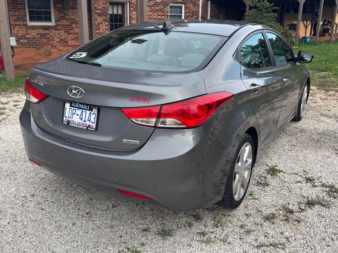 Used 2013 Hyundai Elantra Limited w/ Technology Pkg FWD image 4