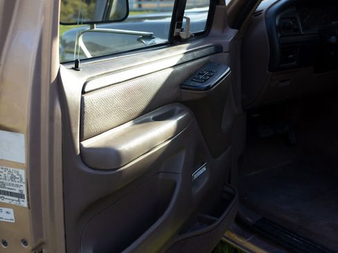 Used 1996 Ford F350 2WD Crew Cab image 18