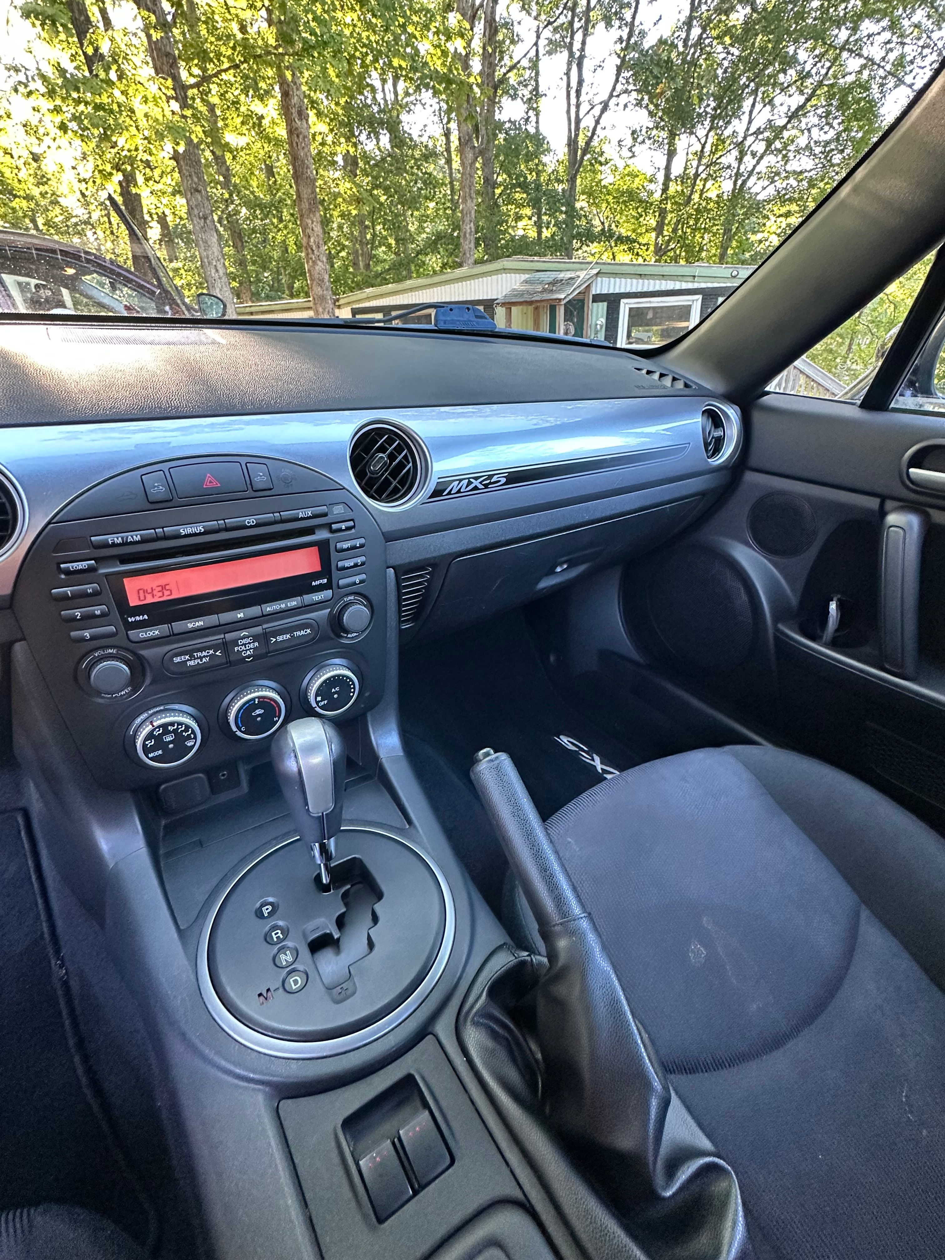 Used 2015 MAZDA MX-5 Miata Club RWD image 8