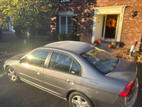 Used 2005 Honda Civic EX image 2