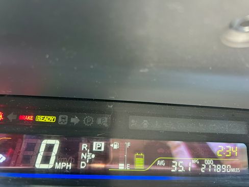 Used 2013 Toyota Prius V Five FWD image 8