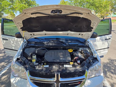 Used 2015 Dodge Grand Caravan American Value Package w/ UConnect Hands-Free Group FWD image 26