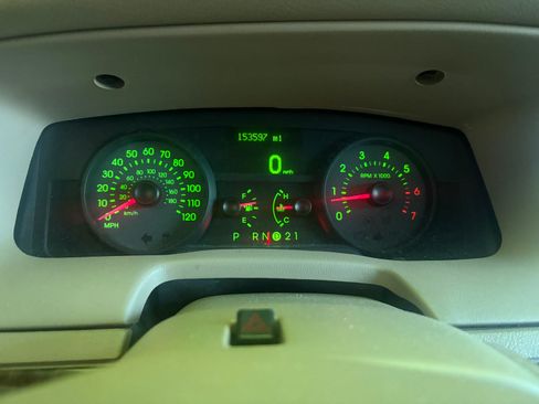 Used 2010 Mercury Grand Marquis LS RWD image 12