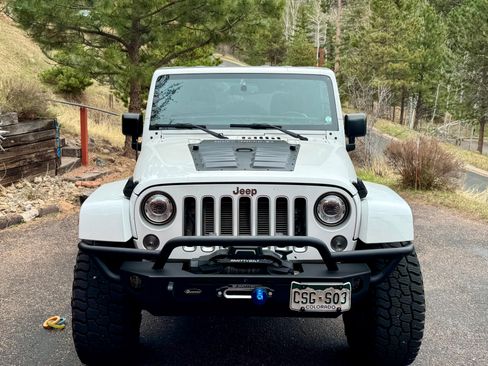 Used 2017 Jeep Wrangler Sahara w/ Connectivity Group image 2