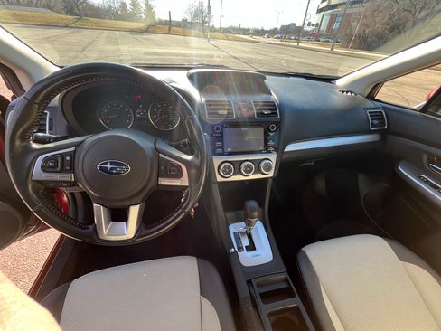 Used 2017 Subaru Crosstrek 2.0i Premium w/ Moonroof Package AWD/4WD image 8