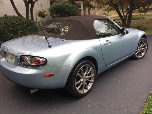 Used 2008 MAZDA MX-5 Miata image 2