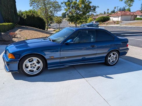 Used 1995 BMW M3 Coupe RWD image 6