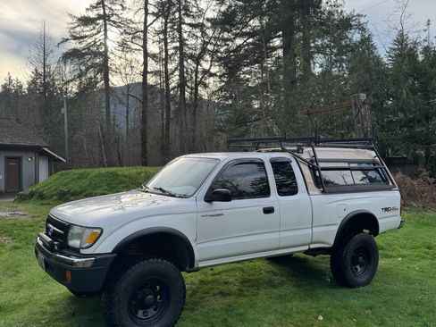 Used 1999 Toyota Tacoma Pickup image 8