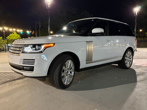 Used 2014 Land Rover Range Rover Supercharged image 2