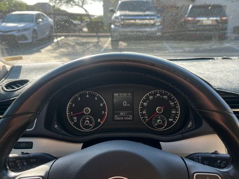 Used 2012 Volkswagen Passat 2.5 SE image 12