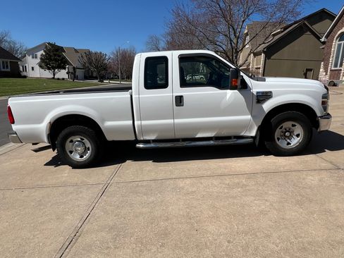 Used 2009 Ford F250 XL image 4