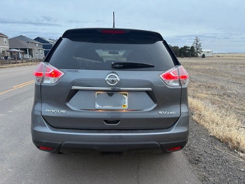 Used 2016 Nissan Rogue SV w/ SV Moonroof Package image 14