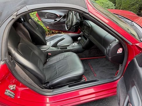 Used 2001 Porsche Boxster RWD image 15