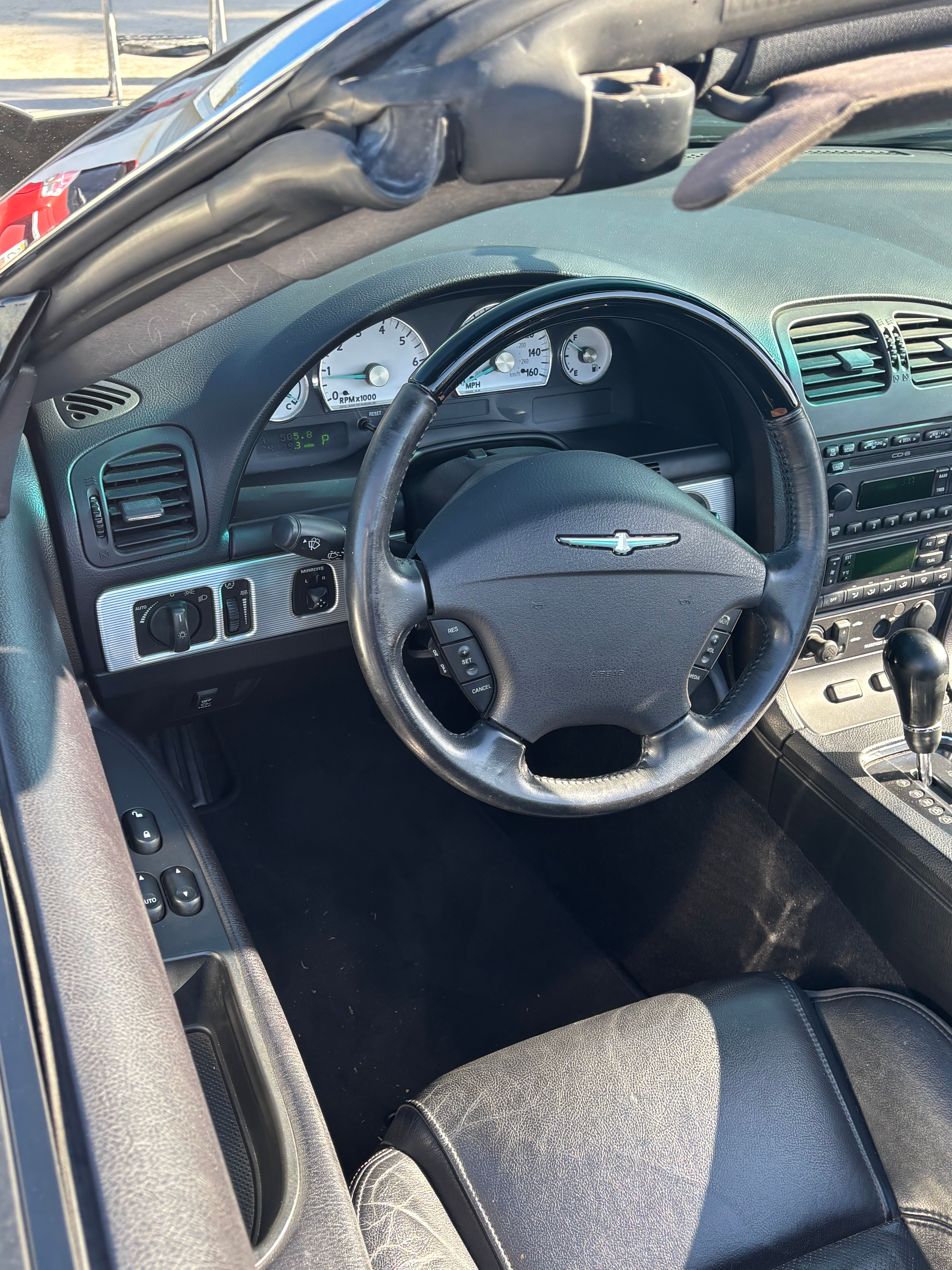 Used 2004 Ford Thunderbird RWD image 10