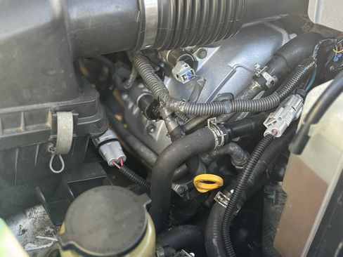 Used 2010 Toyota Tundra 4x4 CrewMax image 12