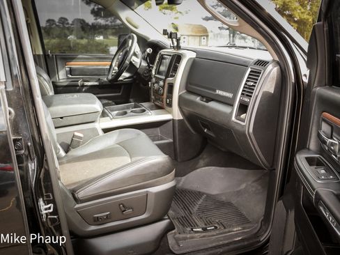 Used 2014 RAM 2500 Laramie w/ Black Appearance Group image 11