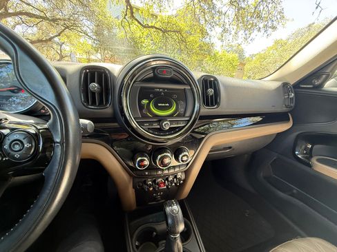 Used 2018 MINI Cooper Countryman S image 2