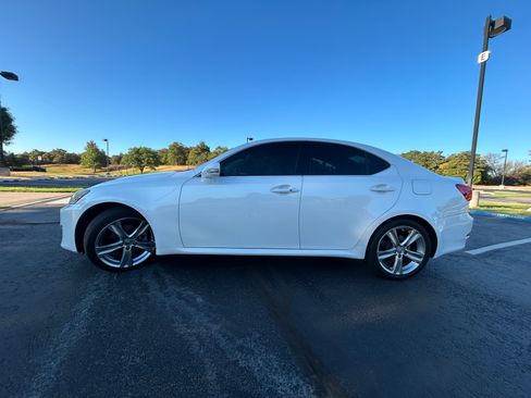 Used 2012 Lexus IS 250 w/ Premium Pkg Value Edition RWD image 2