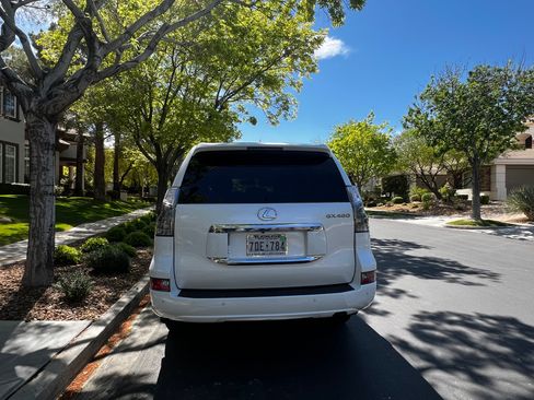 Used 2017 Lexus GX 460 image 4