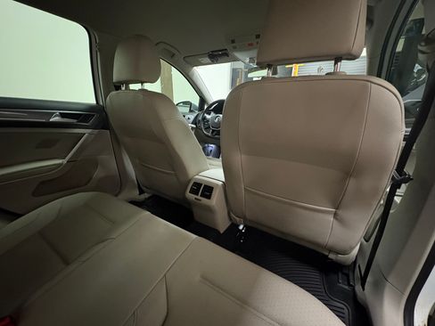 Used 2017 Volkswagen Golf Alltrack S image 10