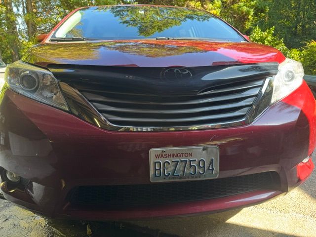 Used 2014 Toyota Sienna XLE w/ XLE Premium Package AWD/4WD image 10