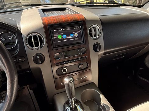 Used 2006 Lincoln Mark LT 4x4 image 20