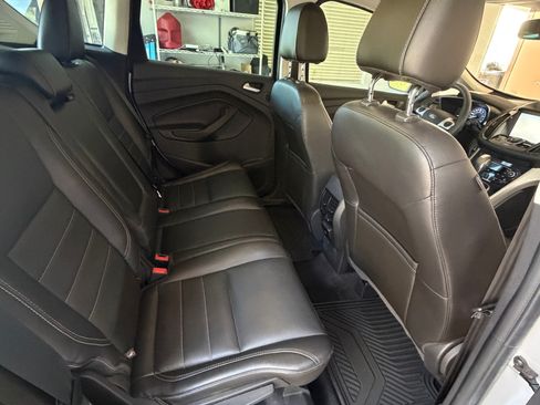 Used 2015 Ford C-MAX Energi SEL w/ Equipment Group 302A image 22