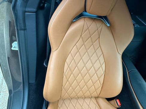 Used 2020 Ferrari 812 Superfast image 9