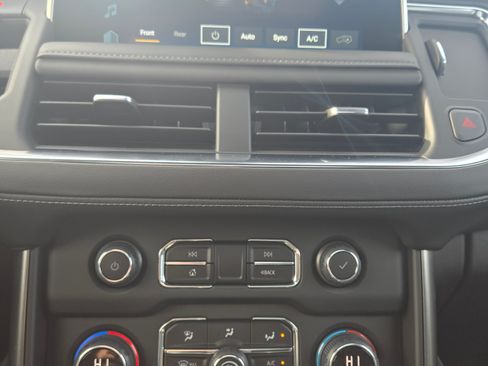 Used 2022 Chevrolet Tahoe Z71 w/ Z71 Off-Road Package image 28