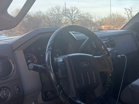 Used 2011 Ford F250 XL w/ PWR Equipment Group image 5