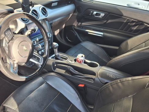 Used 2019 Ford Mustang Premium image 6