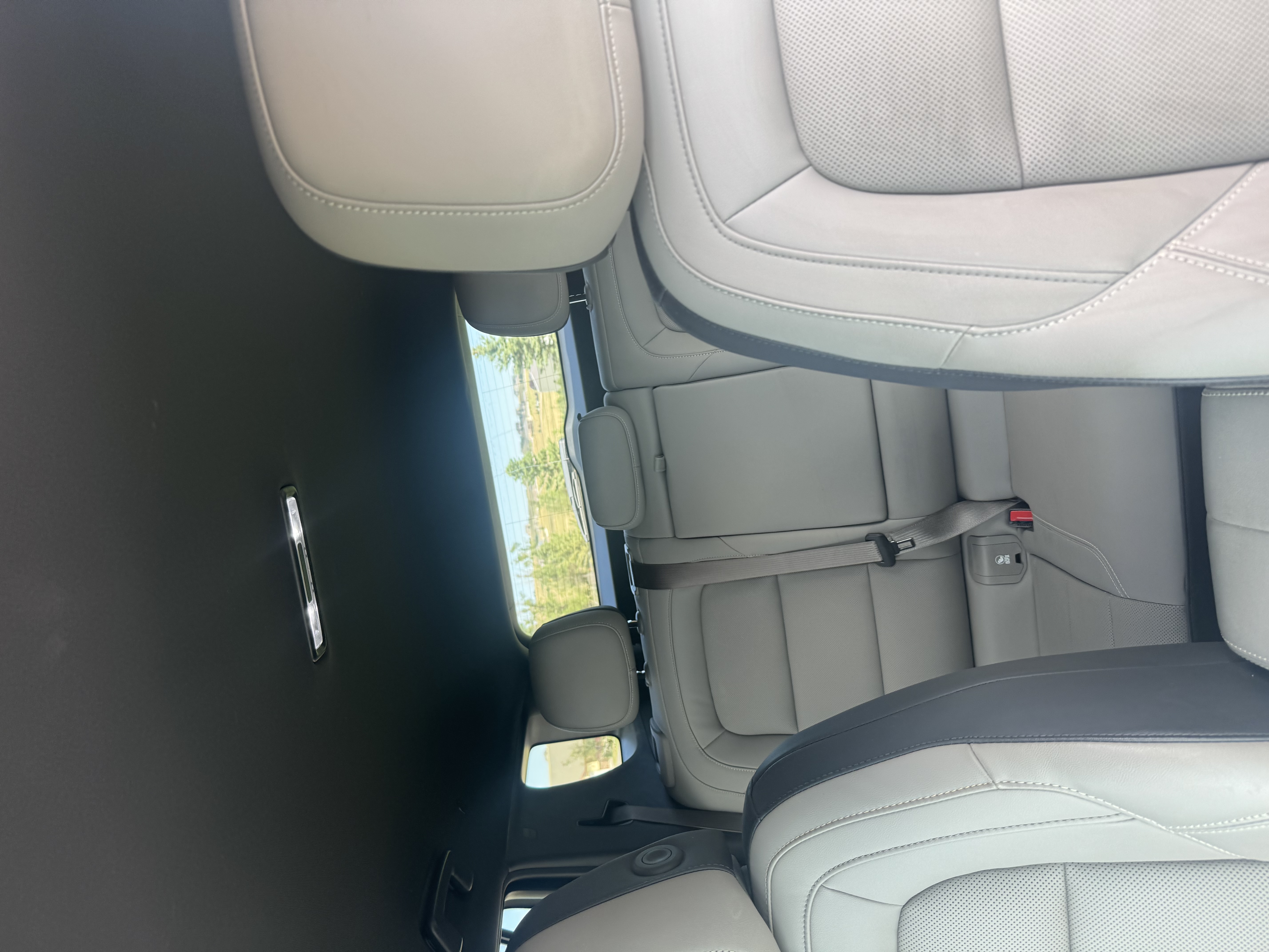 Used 2025 GMC Terrain Elevation w/ Elevation Premium Package AWD/4WD image 10