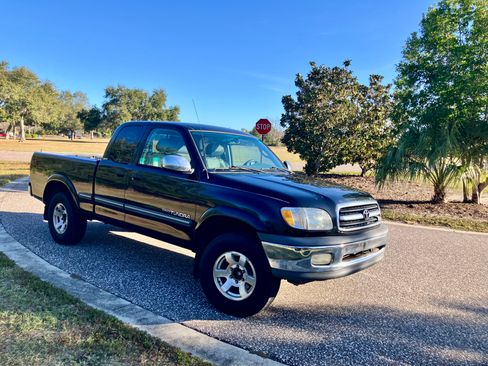 Used 2000 Toyota Tundra SR5 image 1