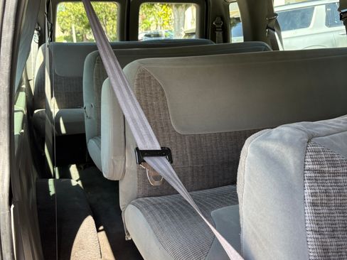 Used 1999 Ford E-350 and Econoline 350 Club Wagon RWD image 11