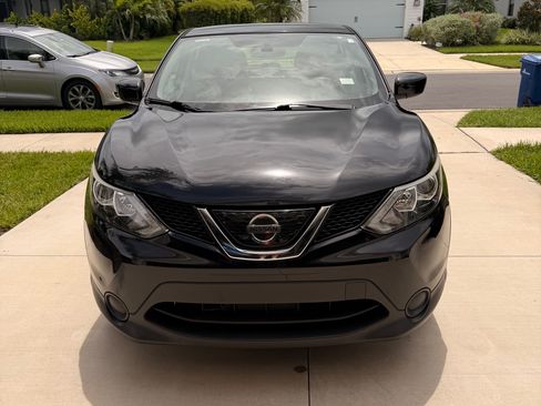 Used 2019 Nissan Rogue Sport S FWD image 16