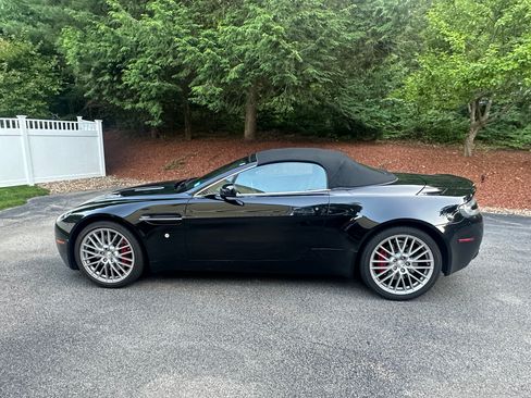 Used 2009 Aston Martin V8 Vantage Roadster RWD image 5