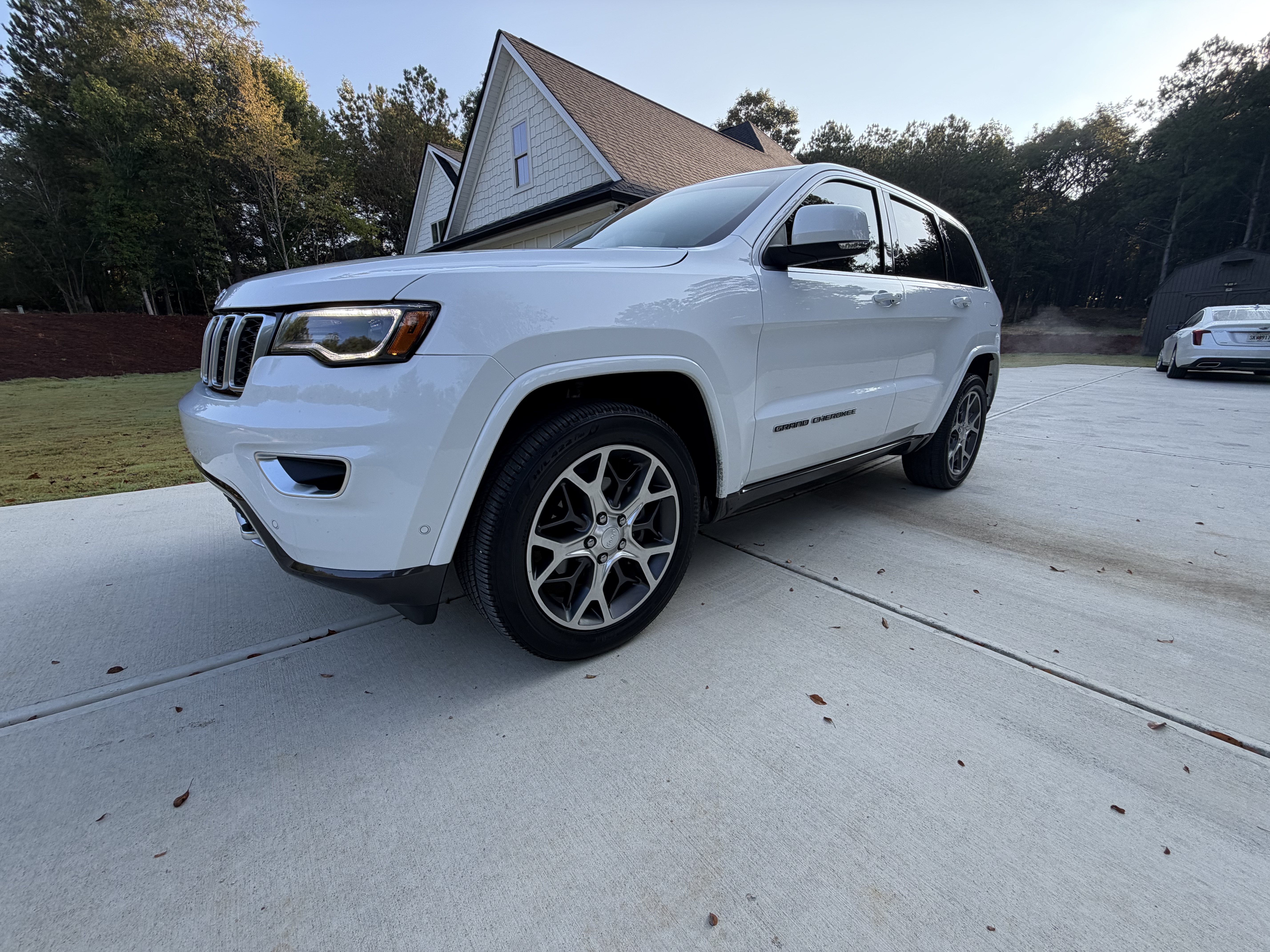 Used 2018 Jeep Grand Cherokee Limited RWD image 8