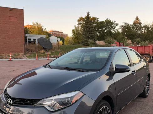 Used 2016 Toyota Corolla FWD image 2