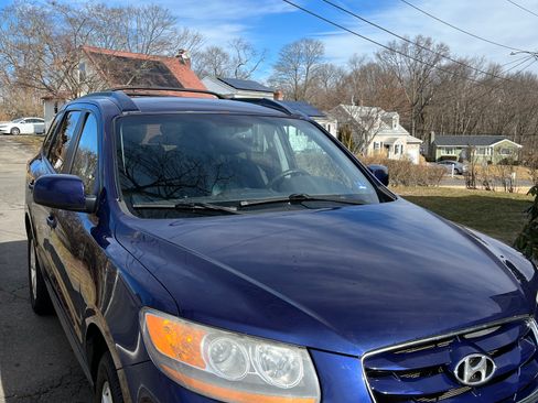 Used 2010 Hyundai Santa Fe SE image 1