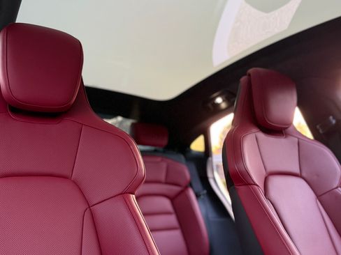 Used 2023 Porsche Taycan GTS image 19