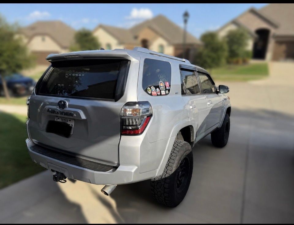 Used 2017 Toyota 4Runner SR5 Premium AWD/4WD image 6