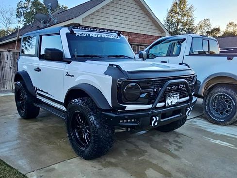 Used 2023 Ford Bronco Wildtrak image 4