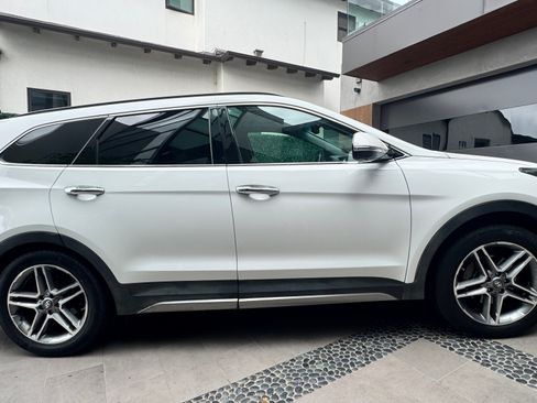 Used 2017 Hyundai Santa Fe Limited FWD image 11