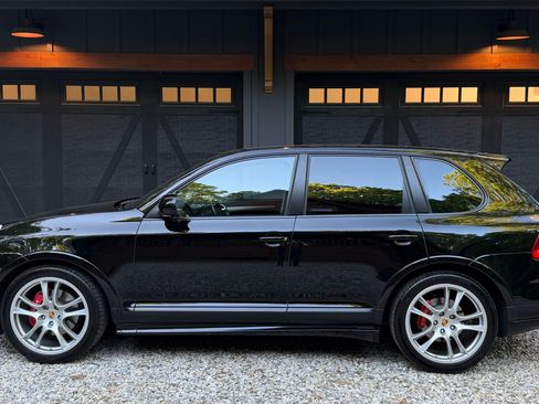 Used 2009 Porsche Cayenne GTS image 1