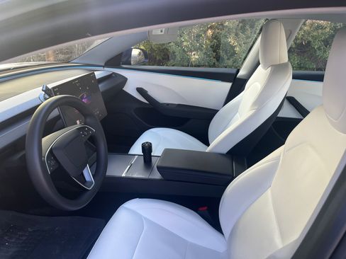Used 2025 Tesla Model 3 Long Range image 8