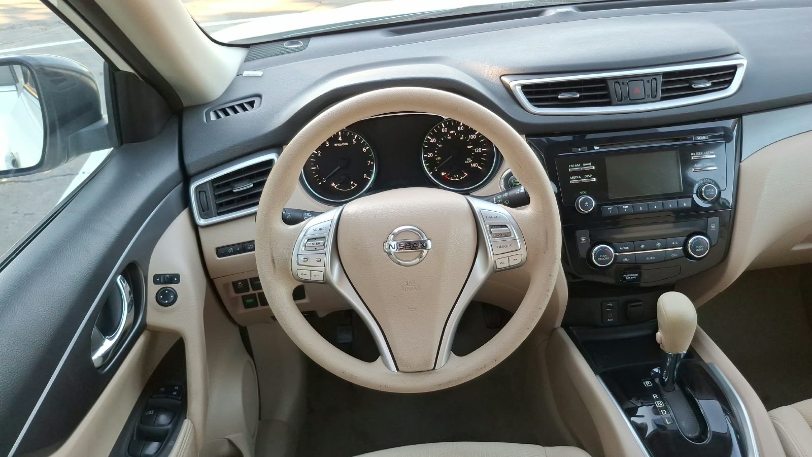 Used 2015 Nissan Rogue SV w/ SV Moonroof Package FWD image 14
