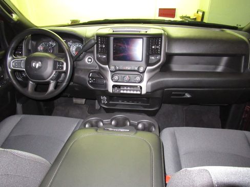 Used 2024 RAM 2500 Tradesman w/ Chrome Appearance Group image 23