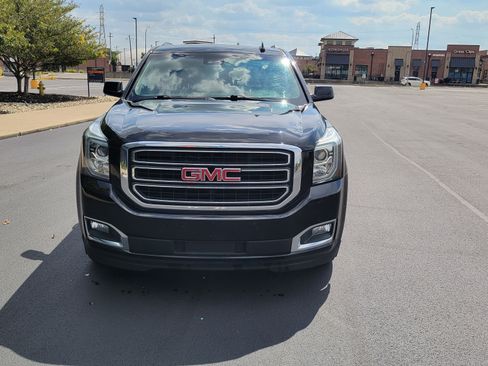Used 2019 GMC Yukon XL SLT image 2
