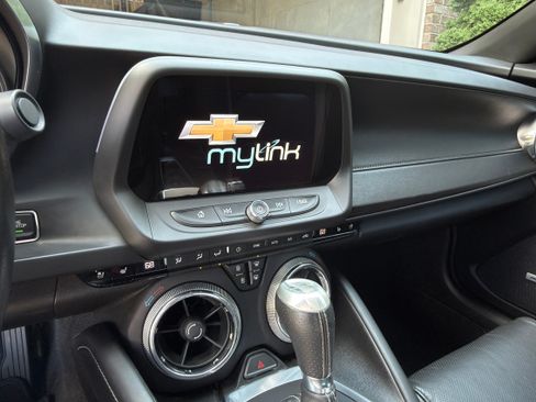Used 2016 Chevrolet Camaro LT RWD image 17