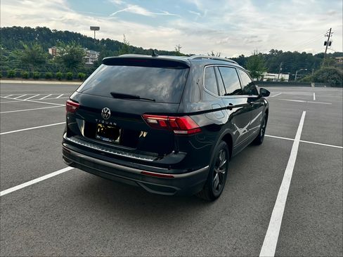 Used 2022 Volkswagen Tiguan SE FWD image 11